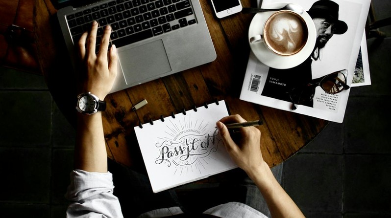 Como criar legendas que complementam seu design no Instagram | GalilAI